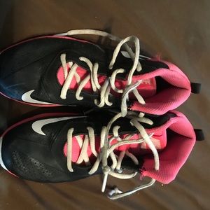 Nike girls basketball shoes
